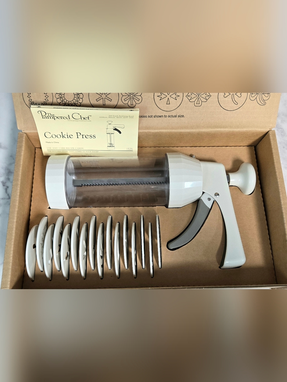 Pampered Chef Cookie Press in White and Silver